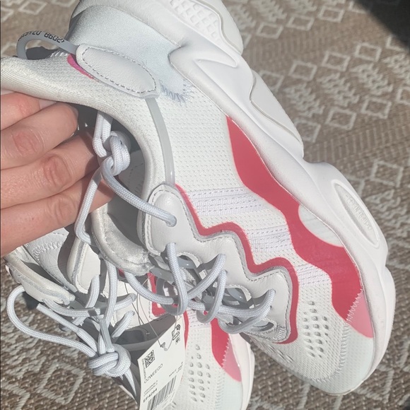 NWT Adidas Ozweego Crystal White - Picture 4 of 16